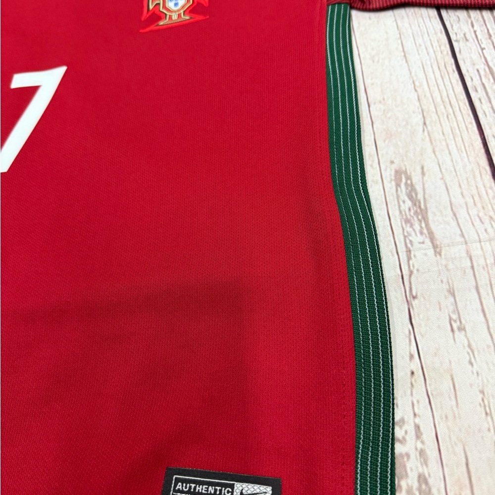 YOUTH Ronaldo Nike (Jersey + Shorts) Kit Portugal Soccer Set (LARGE) (28) - Picture 5 of 7